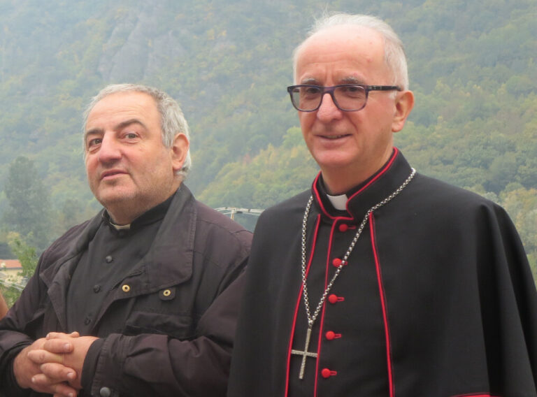 filliol3 Don Filliol con il vescovo Derio